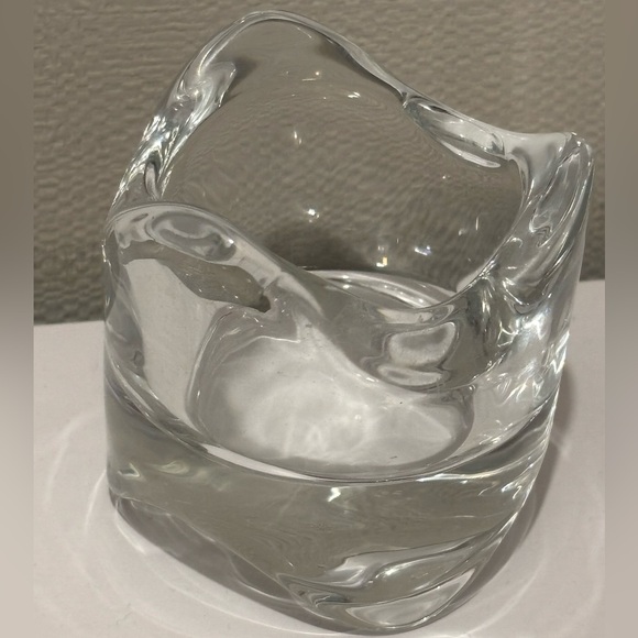 Wavy glass votive candle holder - Picture 1 of 7